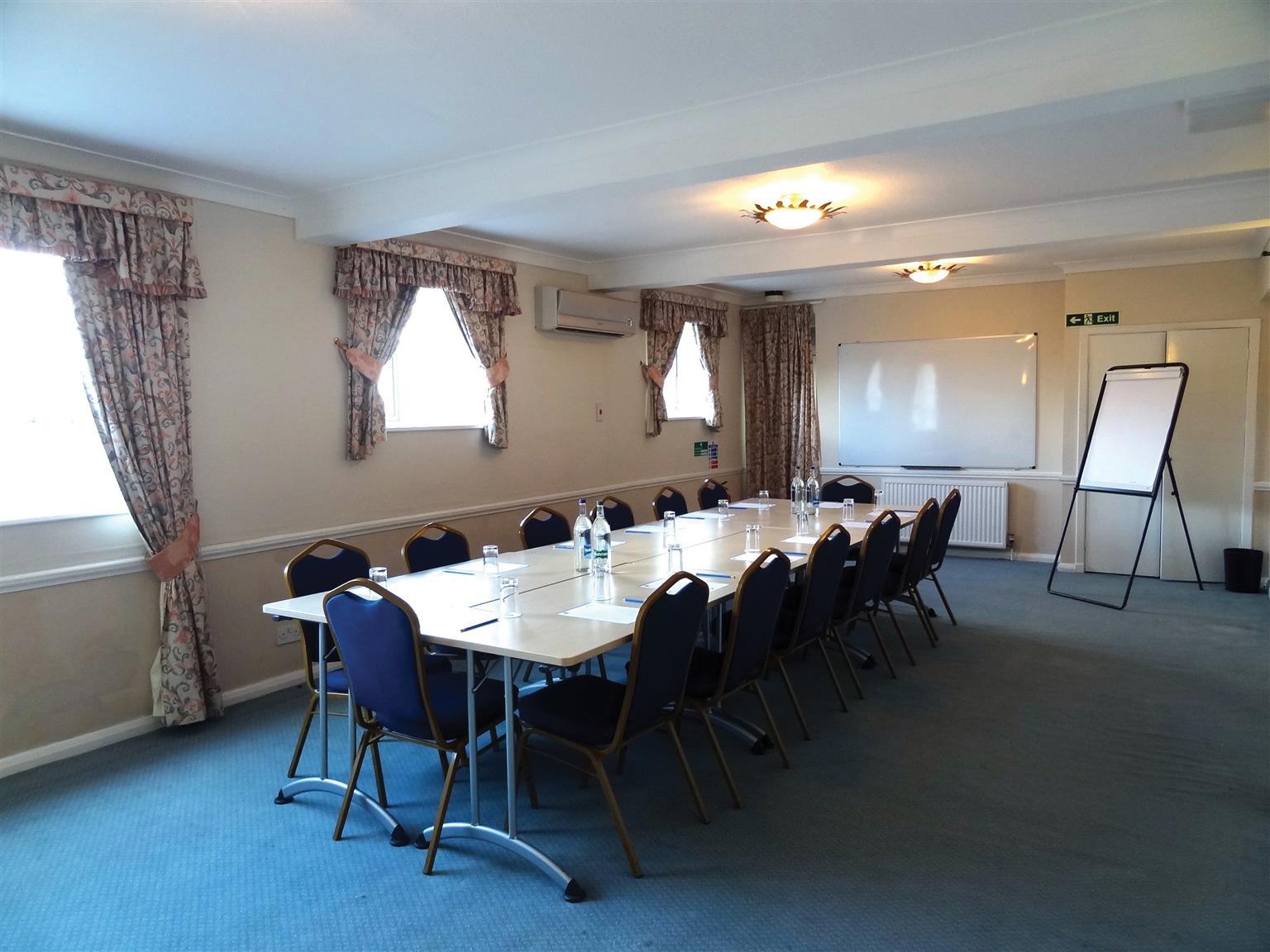 Oyo Stade Court Hotel Hythe  Business photo